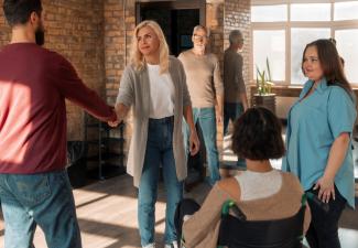 Quels sont les nouveaux dispositifs de cohabitation intergénérationnelle en 2025 ?