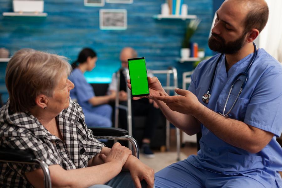 LienVeillance : nouveau service de téléassistance pour les seniors à domicile