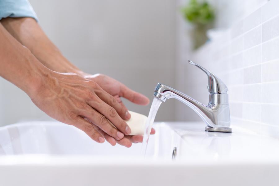 Comment adapter son lavabo à la perte d’autonomie ? en partenariat avec Handitech.